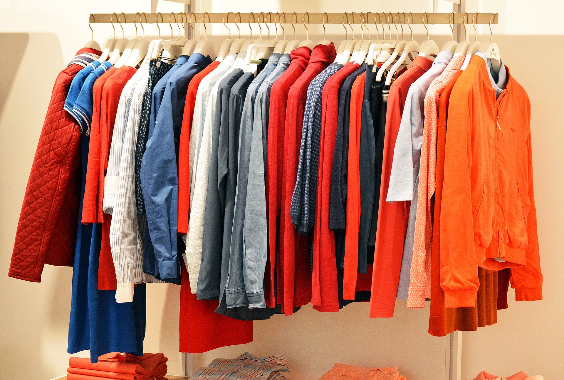 store-g5de229250_1920 Ropa de marca